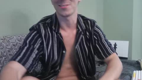 Snapshot of captain_chris8 chatting on October 21, 12:49 am captain_chris8 online show from October 21, 12:49 am