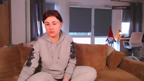 girl - foxi and tranny - kami online show from January 19, 9:52 am