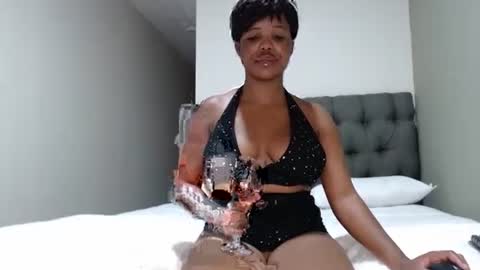 fifi online show from February 21, 4:18 am