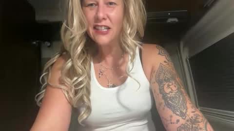 carebear5719 online show from April 19, 2:56 am