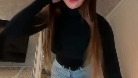 caressysiren online show from May 10, 10:49 pm