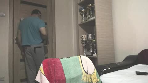 Snapshot of carin_the_body chatting on October 4, 12:08 am Laz online show from October 4, 12:08 am