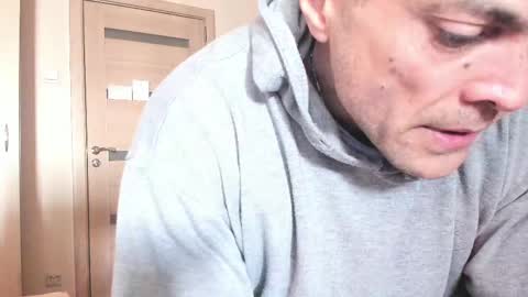 Snapshot of carin_the_body chatting on February 26, 10:27 am Laz online show from February 26, 10:27 am