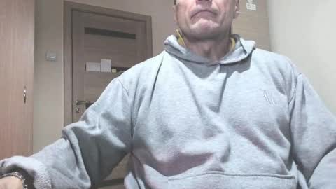 Snapshot of carin_the_body chatting on February 18, 10:25 pm Laz online show from February 18, 10:25 pm