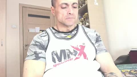 Snapshot of carin_the_body chatting on February 21, 2:50 am Laz online show from February 21, 2:50 am