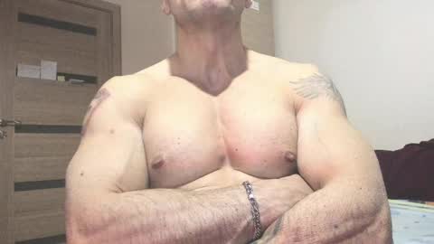 Snapshot of carin_the_body chatting on March 2, 12:31 am Laz online show from March 2, 12:31 am