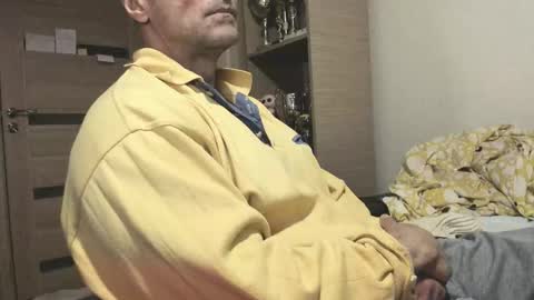 Snapshot of carin_the_body chatting on October 8, 2:30 am Laz online show from October 8, 2:30 am