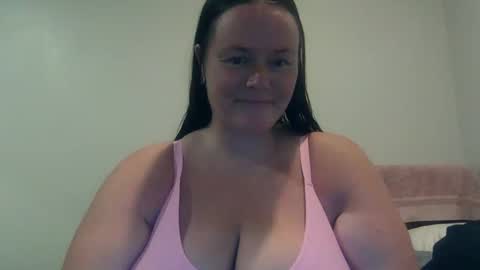 carinabro10 online show from November 4, 4:25 am