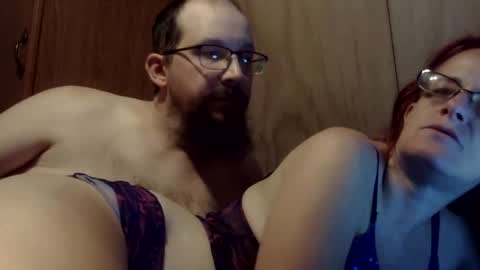 carleeswoman08 online show from December 14, 2:22 am