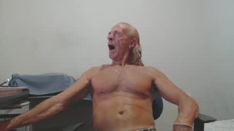 carlos online show from April 17, 8:22 pm