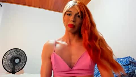 LisaGreyson online show from April 25, 7:11 pm