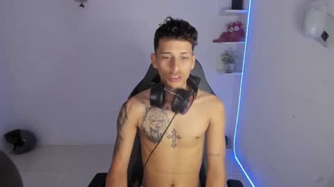 carlossmi01 online show from March 13, 1:58 pm