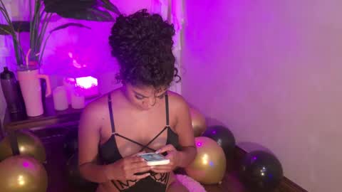 Snapshot of carly_monroe_ chatting on October 1, 11:47 pm Carly Monroe online show from October 1, 11:47 pm