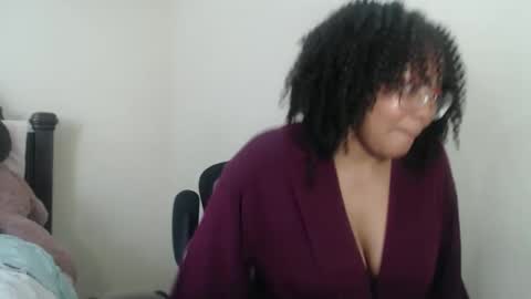 CARAMEL xoxo online show from March 23, 2:44 pm