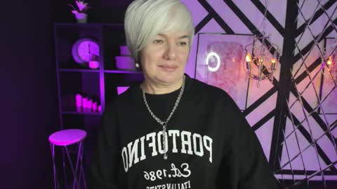 Carmen online show from November 10, 8:55 pm