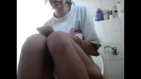 Snapshot of caroisback chatting on October 28, 7:31 am caroisback online show from October 28, 7:31 am