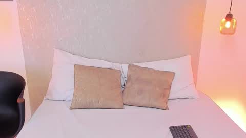 Carolain online show from November 30, 5:42 pm