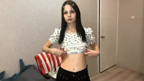 Amelia online show from June 2, 2:41 pm