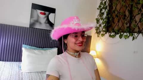 Snapshot of carole_ks chatting on October 2, 4:22 am Carole ks online show from October 2, 4:22 am