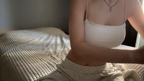 Lisa online show from April 2, 1:51 pm