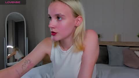 Snapshot of carolin_miller chatting on September 22, 9:24 am Carol online show from September 22, 9:24 am