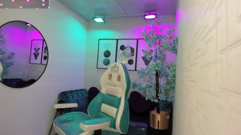 CAROLINA.  online show from July 2, 12:43 pm