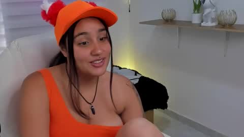 caroline_rodriguez_9 online show from March 4, 7:33 pm