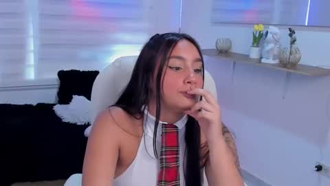 caroline_rodriguez_9 online show from March 2, 7:31 pm