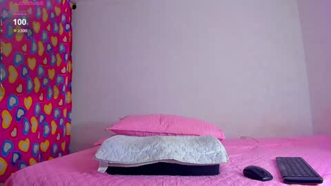 Snapshot of caroline_tovar_ chatting on January 29, 9:33 am Caroline Tovar Lovense is active my orgasms in your hands Give me more pleasure and make me cum online show from January 29, 9:33 am