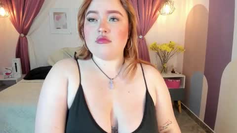 Carolinee  online show from October 15, 5:11 am