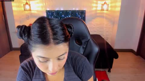 Caroline Scoth online show from February 1, 6:08 pm