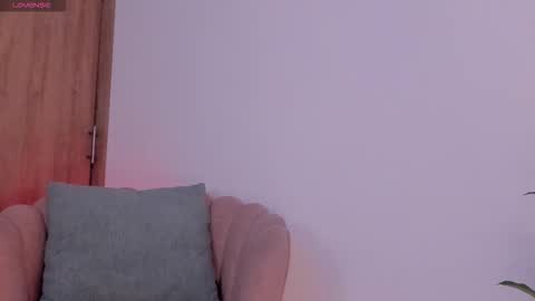 carolinna_ online show from October 23, 1:01 pm