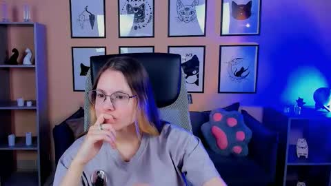 carrie_roses online show from October 3, 5:27 am