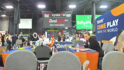 casey kisses online show from October 25, 1:17 am