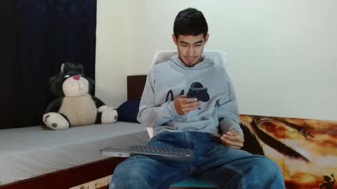 Snapshot of cash_master_san chatting on October 17, 1:09 am Cash Master San online show from October 17, 1:09 am