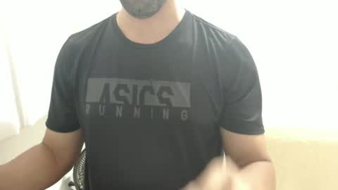 Snapshot of cashmastermuscle77 chatting on January 27, 1:16 am cashmastermuscle77 online show from January 27, 1:16 am