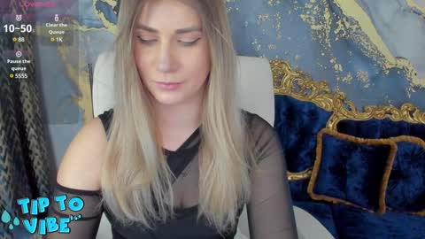 Snapshot of cassandragood chatting on February 6, 10:47 am Lena online show from February 6, 10:47 am