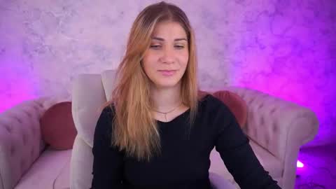 Snapshot of cassandragood chatting on September 25, 7:59 am Lena online show from September 25, 7:59 am