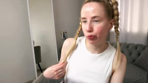 Cassie online show from April 19, 9:17 pm