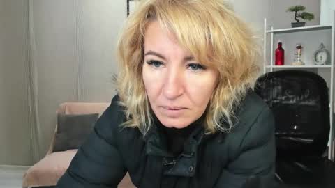 CassieJonas online show from January 19, 4:00 am