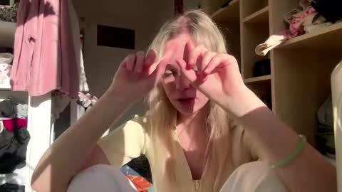 Olivia online show from February 25, 2:09 pm