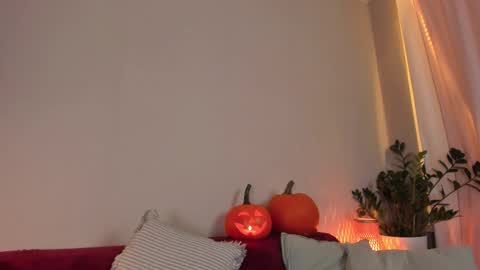  cassandra  online show from October 29, 3:03 pm