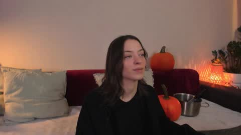  cassandra  online show from October 28, 3:02 pm