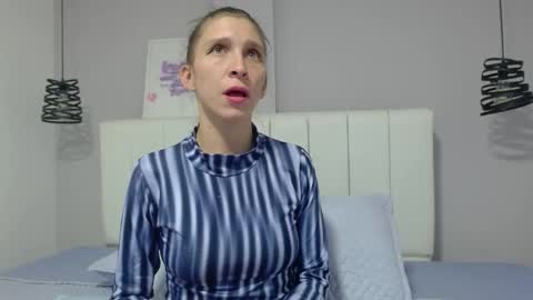 cataleya_sweeet online show from October 6, 10:27 pm