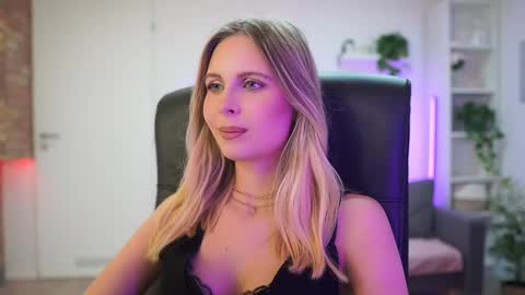 catecrago  online show from February 3, 2:21 pm