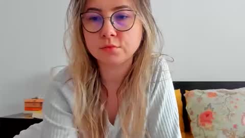 Kat online show from March 21, 10:09 am