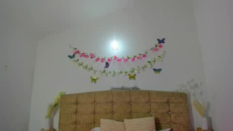 catherine_and_tara online show from May 14, 9:24 pm