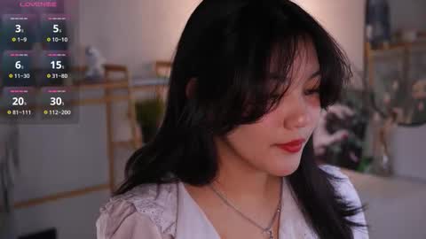 Lee online show from October 24, 5:57 pm