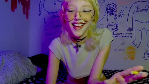 Snapshot of catkief420 chatting on January 21, 10:19 pm Cat online show from January 21, 10:19 pm