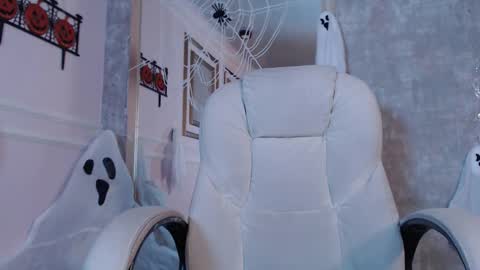 Cattleya  online show from October 11, 2:32 pm